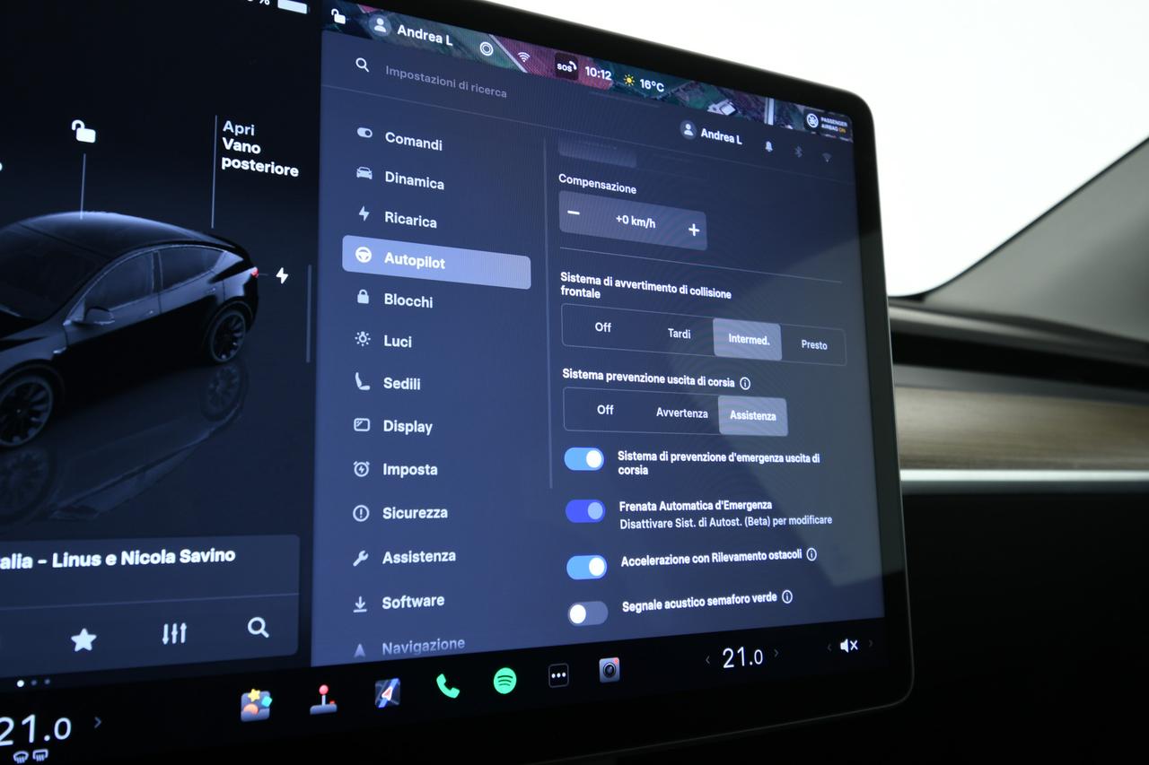 TESLA Model Y Long Range Dual Motor awd + AUTOPYLOT MAX