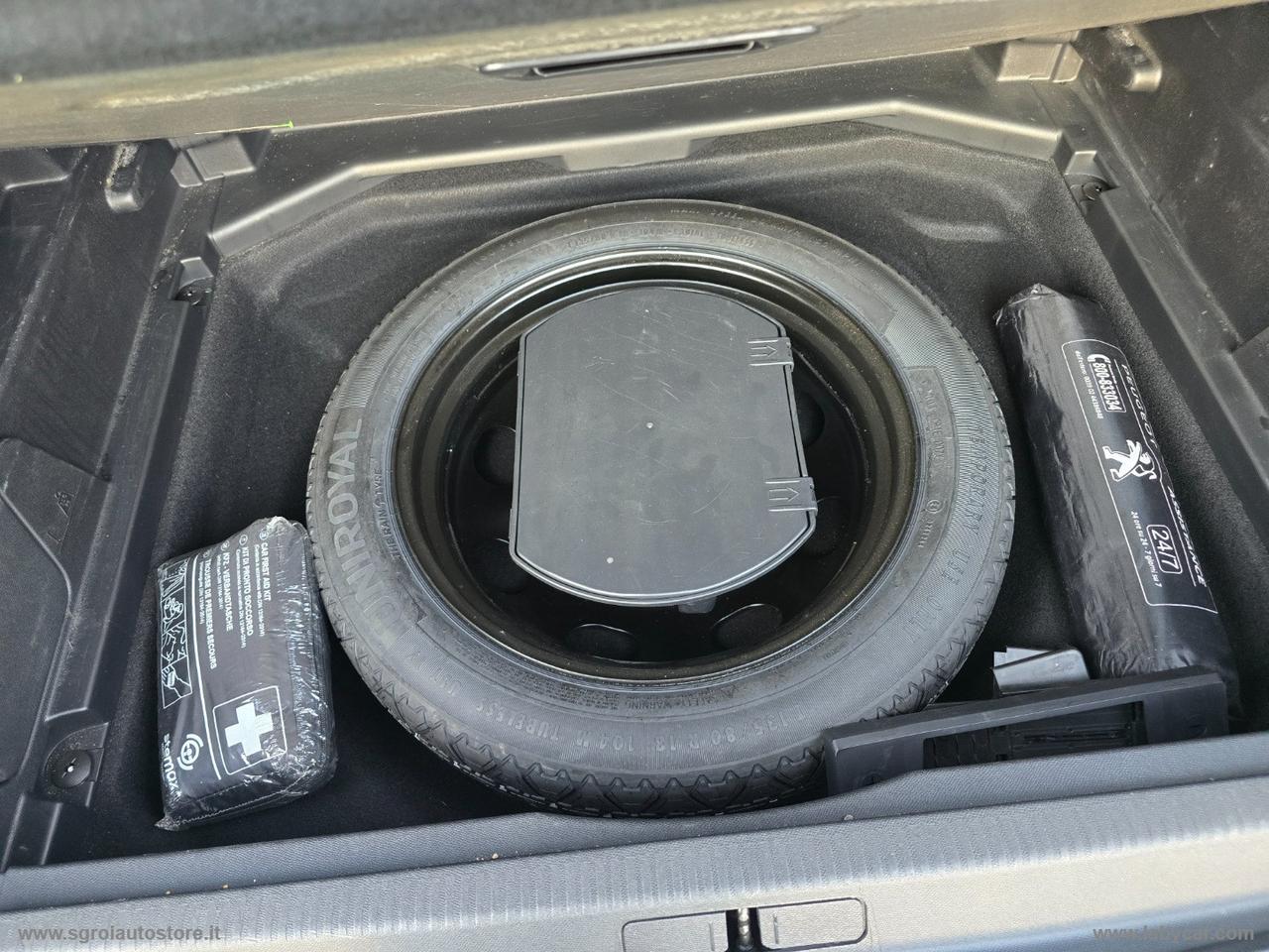 PEUGEOT 3008 BlueHDi 130 S&S EAT8 Business