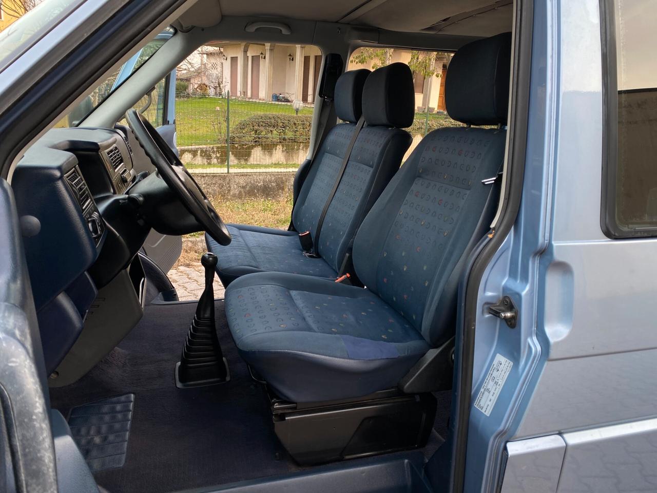 Volkswagen Caravelle 2.5 TDI 6Posti Autocarro