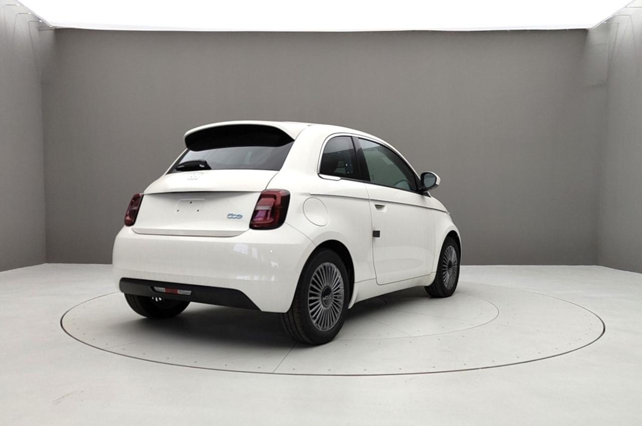 FIAT 500e 500E 118CV 320KM