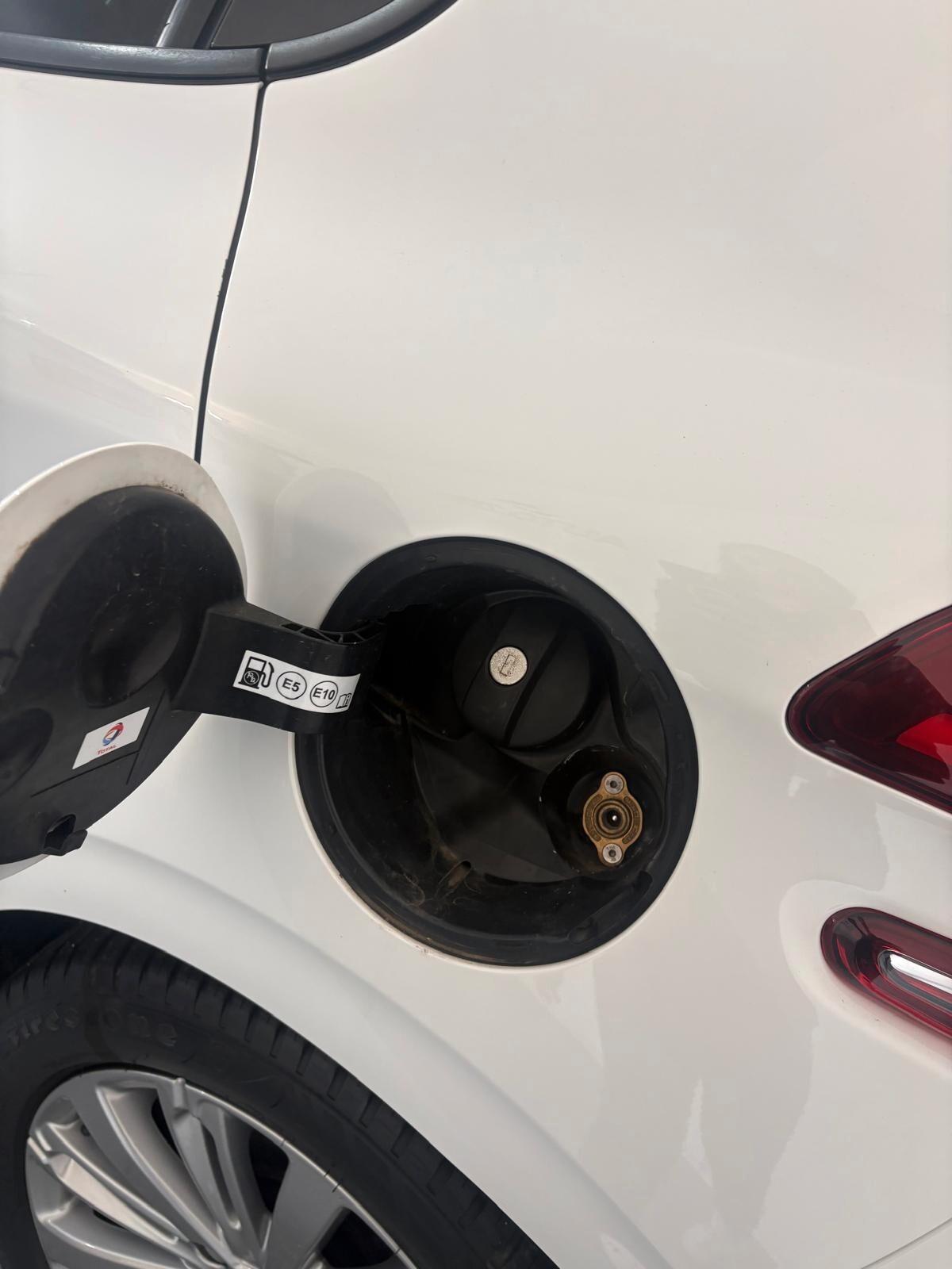 Peugeot 208 PureTech 82 5p. GPL Active