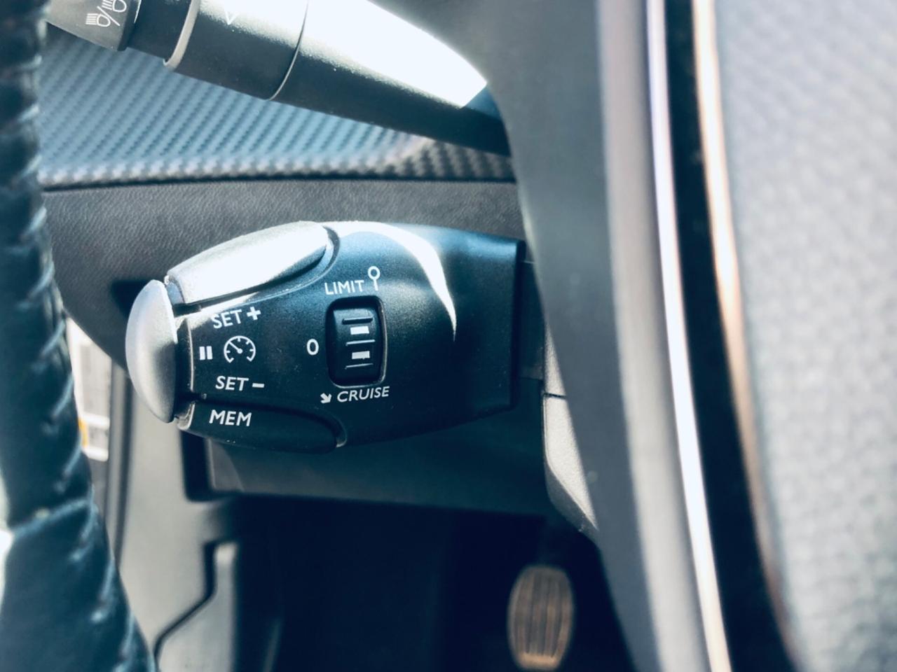 Peugeot 2008 BlueHDi 110 S&S Allure Pack