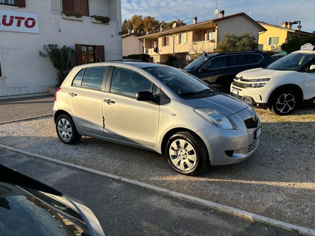 TOYOTA Yaris 1.0 5 porte NEOPATENTATI