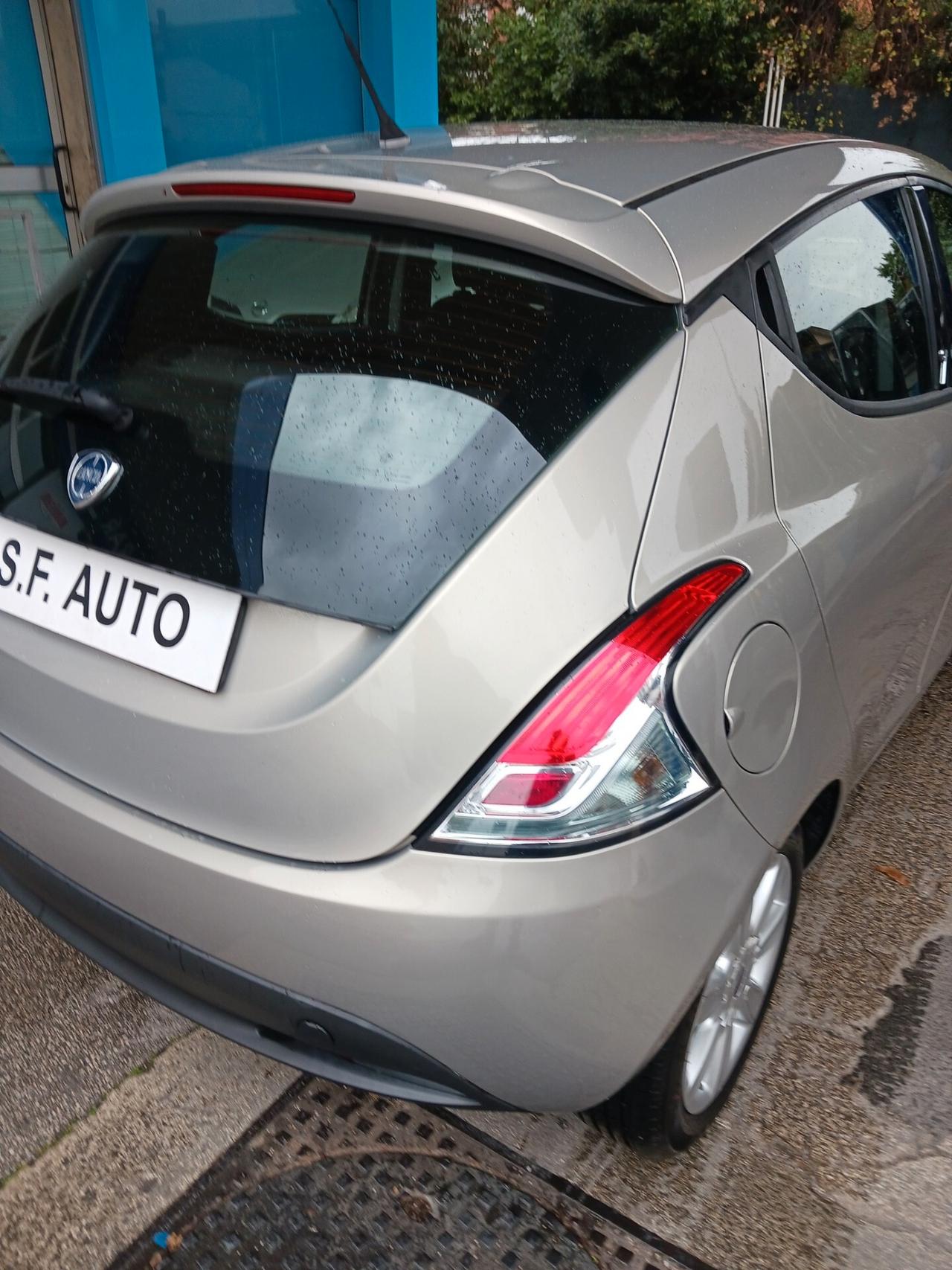 Lancia Ypsilon 1.2 69 CV 5 porte GPL Ecochic Gold