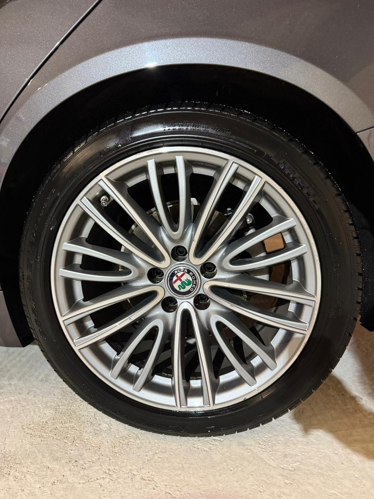 Alfa Giulia 180cv AT8