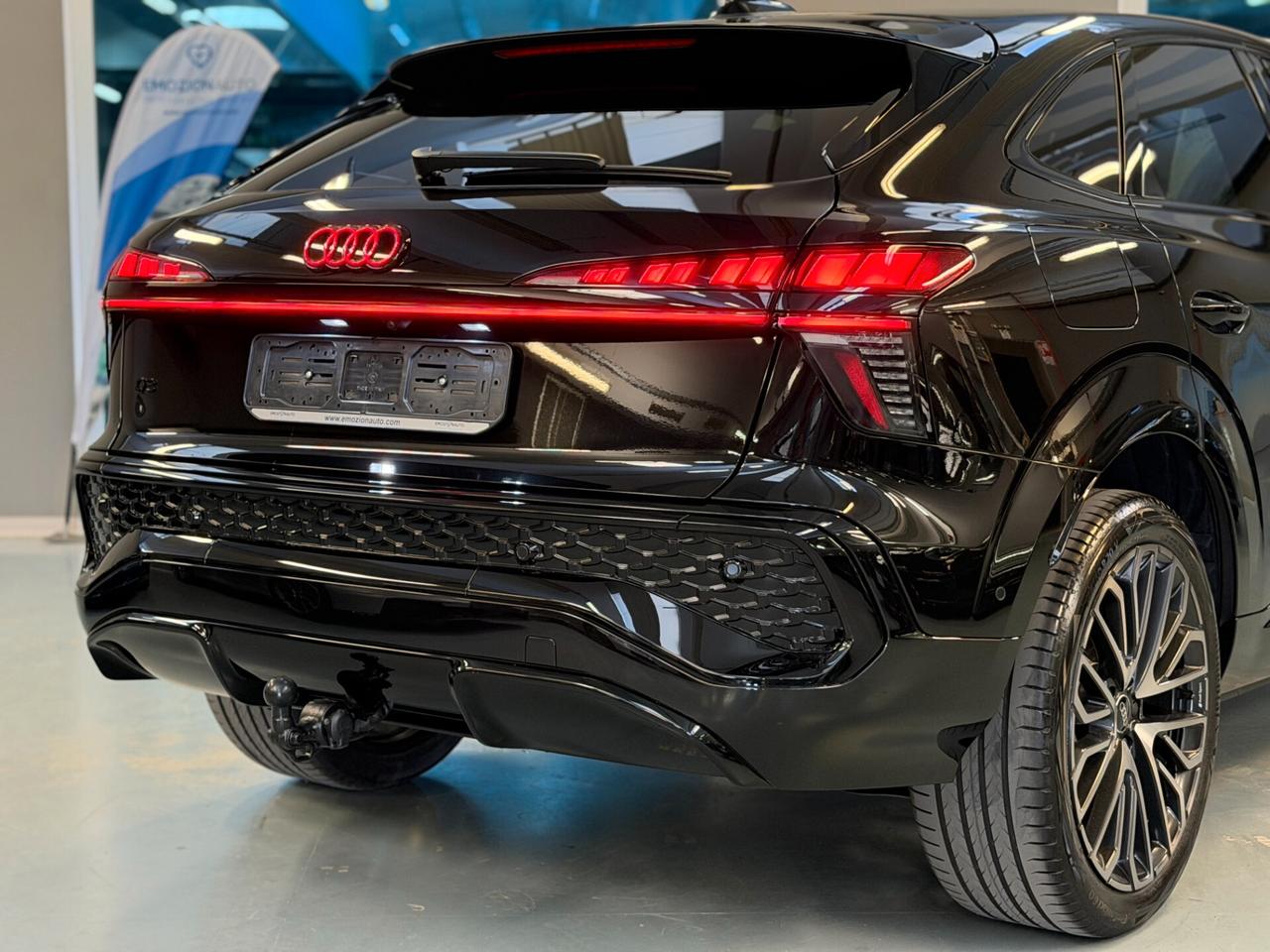 NUOVA Audi Q3 Sportback 2.0 TDI S TRONIC S LINE 150 CV | Tech Plus | 20" | LED Plus |