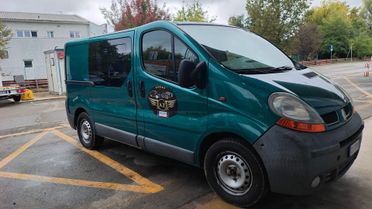 Renault Trafic 6 posti autocarro