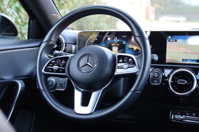 MERCEDES-BENZ A 180 d Automatic Business