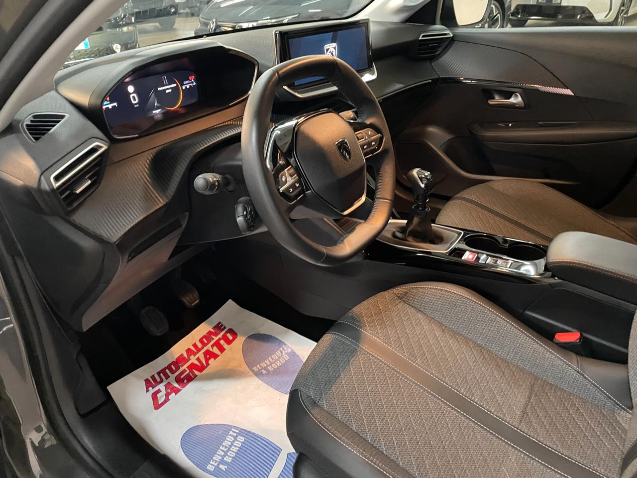 Peugeot 208 100cv 5 p. Allure 2025 Telecamera 360° Navi Sensori