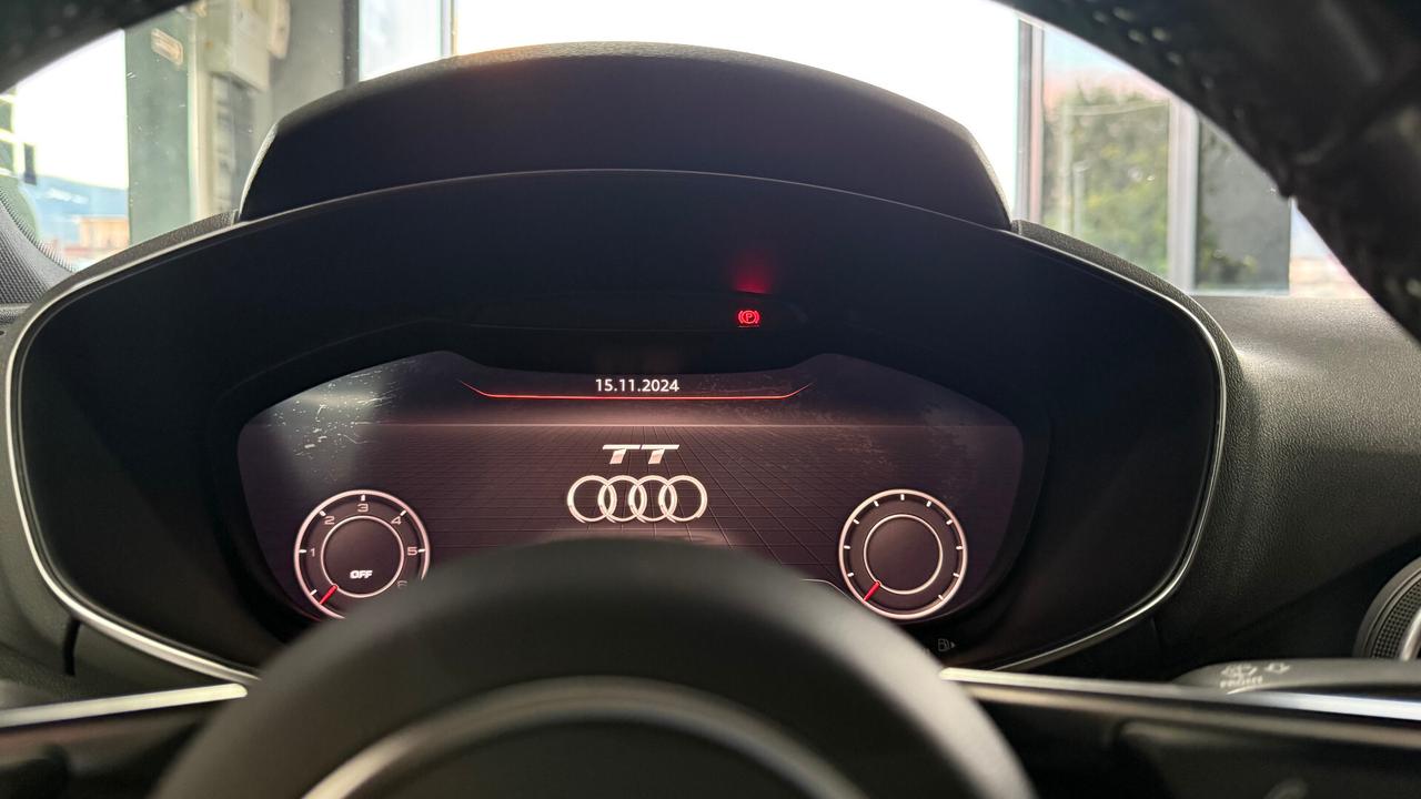 AUDI TT 2.0 TDI COUPE' TOTAL BLACK