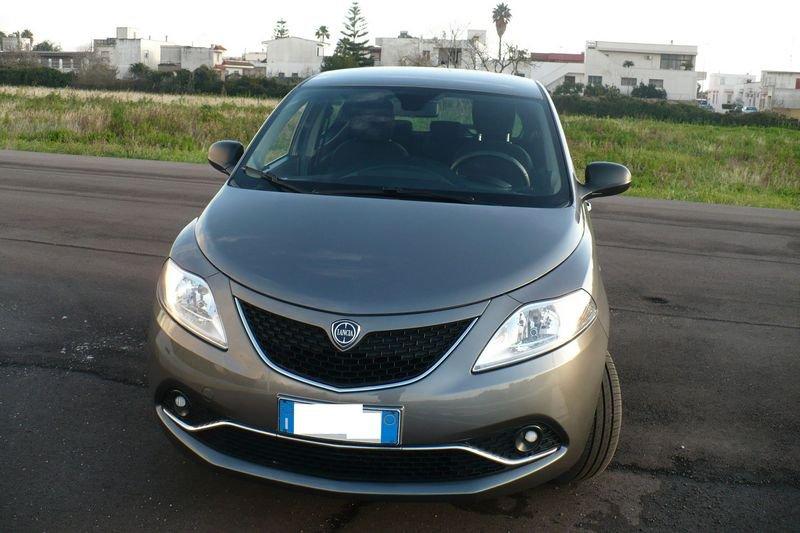 Lancia Ypsilon Ypsilon 1.2 69 CV 5 porte Silver
