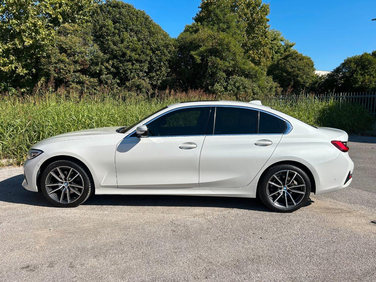 BMW 320 d mhev 48V Sport auto
