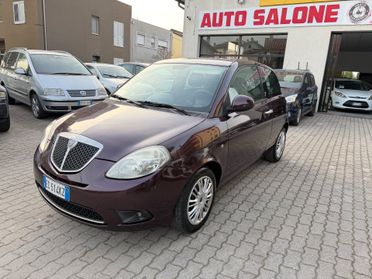 Lancia Ypsilon 1.2 69 CV Argento-OK neopatentati