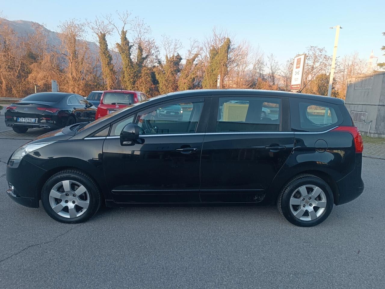 Peugeot 5008 1.6 diesel automatica garanzia