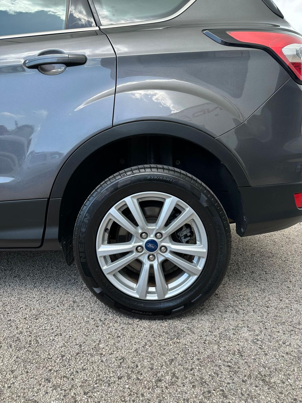 Ford Kuga 1.5 TDCI 120 CV S&S 2WD Business