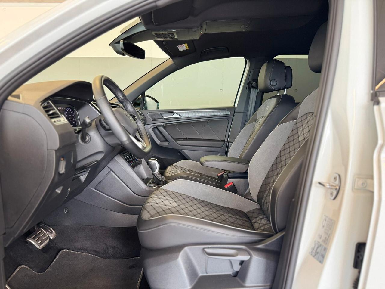 Volkswagen Tiguan 2.0 TDI 200 CV SCR DSG 4MOTION R-Line