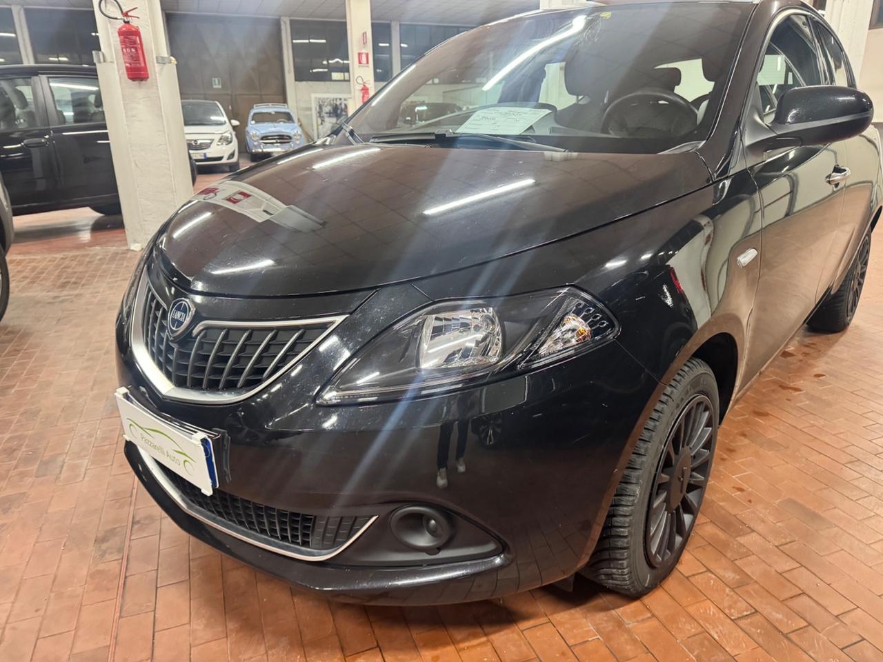 Lancia Ypsilon 1.0 FireFly 5 porte S&S Hybrid Ecochic Silver