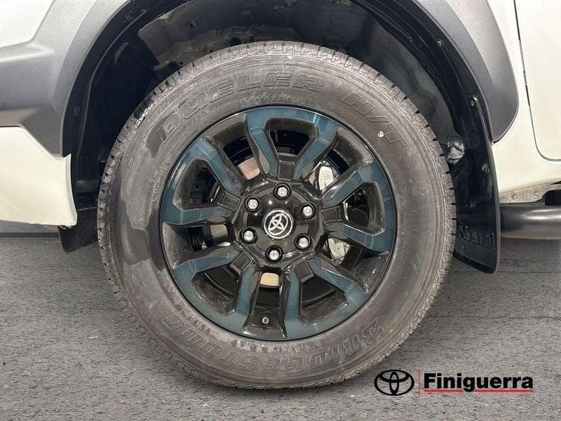 Toyota Hilux 2.8 D-4D A/T 4WD 48V 4 porte Double Cab Invincible