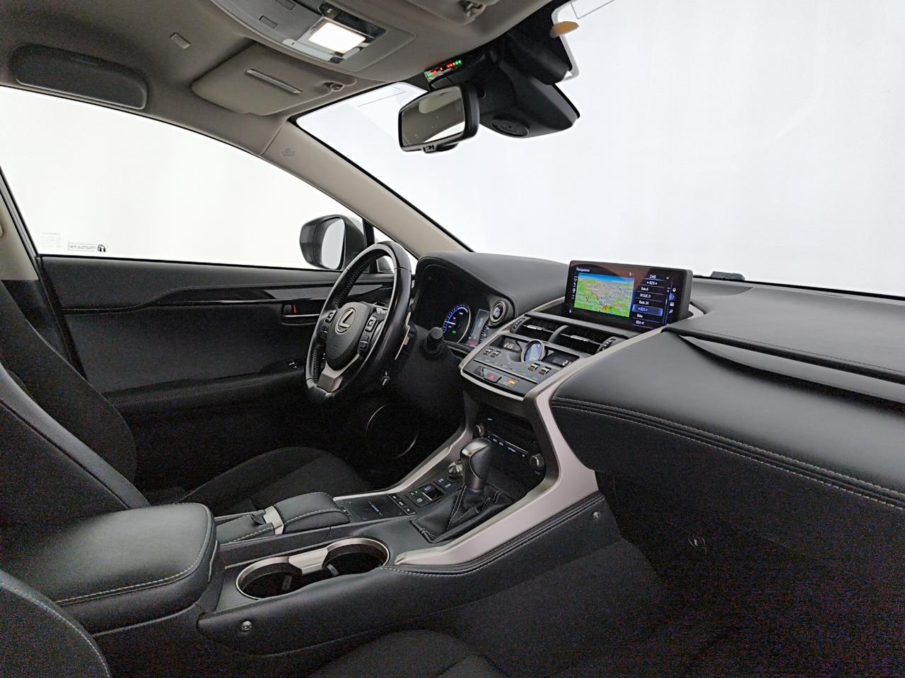 Lexus NX 300h 2.5 Business 2wd