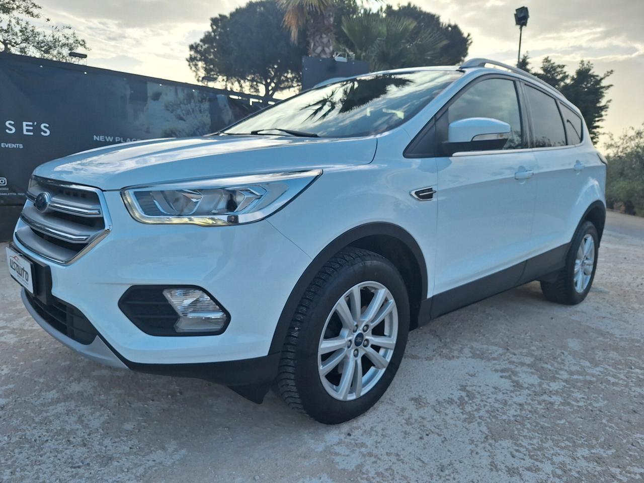 Ford Kuga 1.5 TDCI 120 CV Titanium PERFETTA