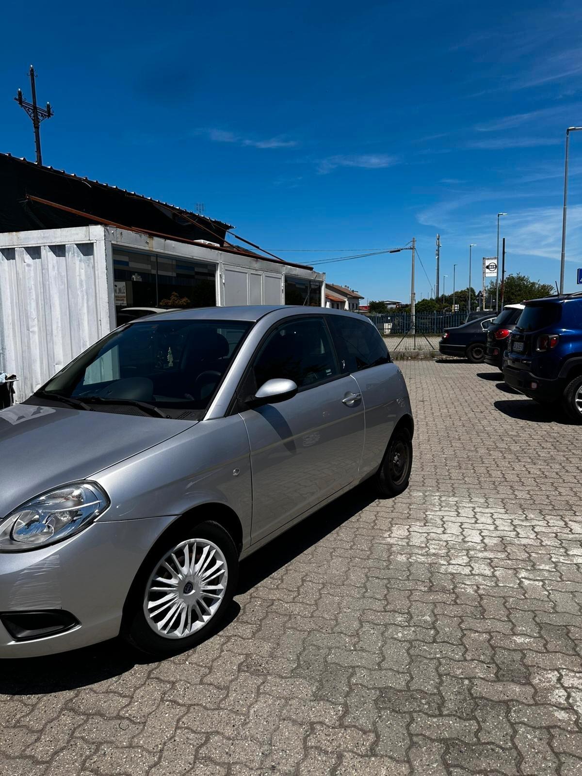 Lancia Ypsilon 1.2 Argento