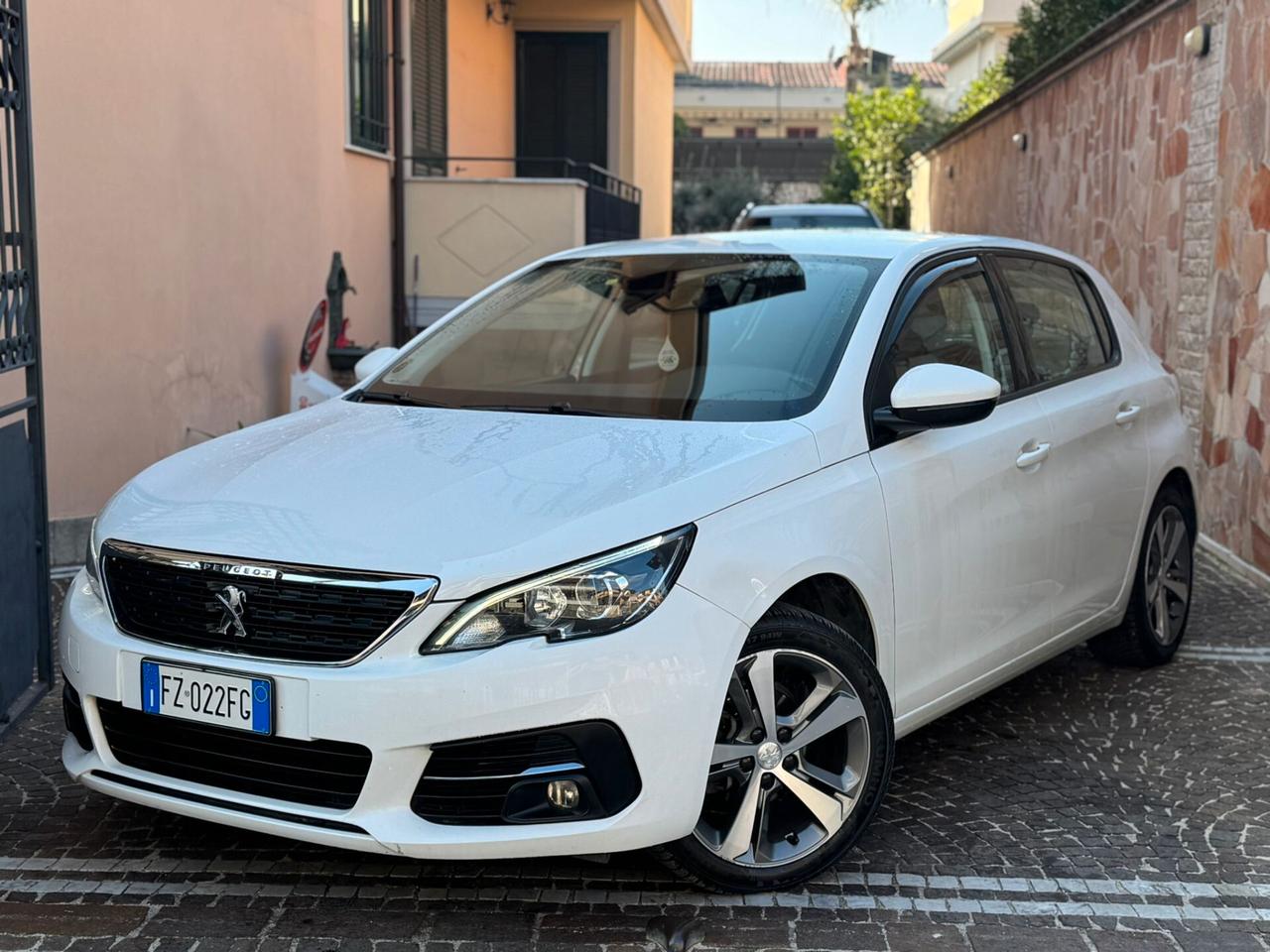 Peugeot 308 BlueHDi 100 S&S Allure