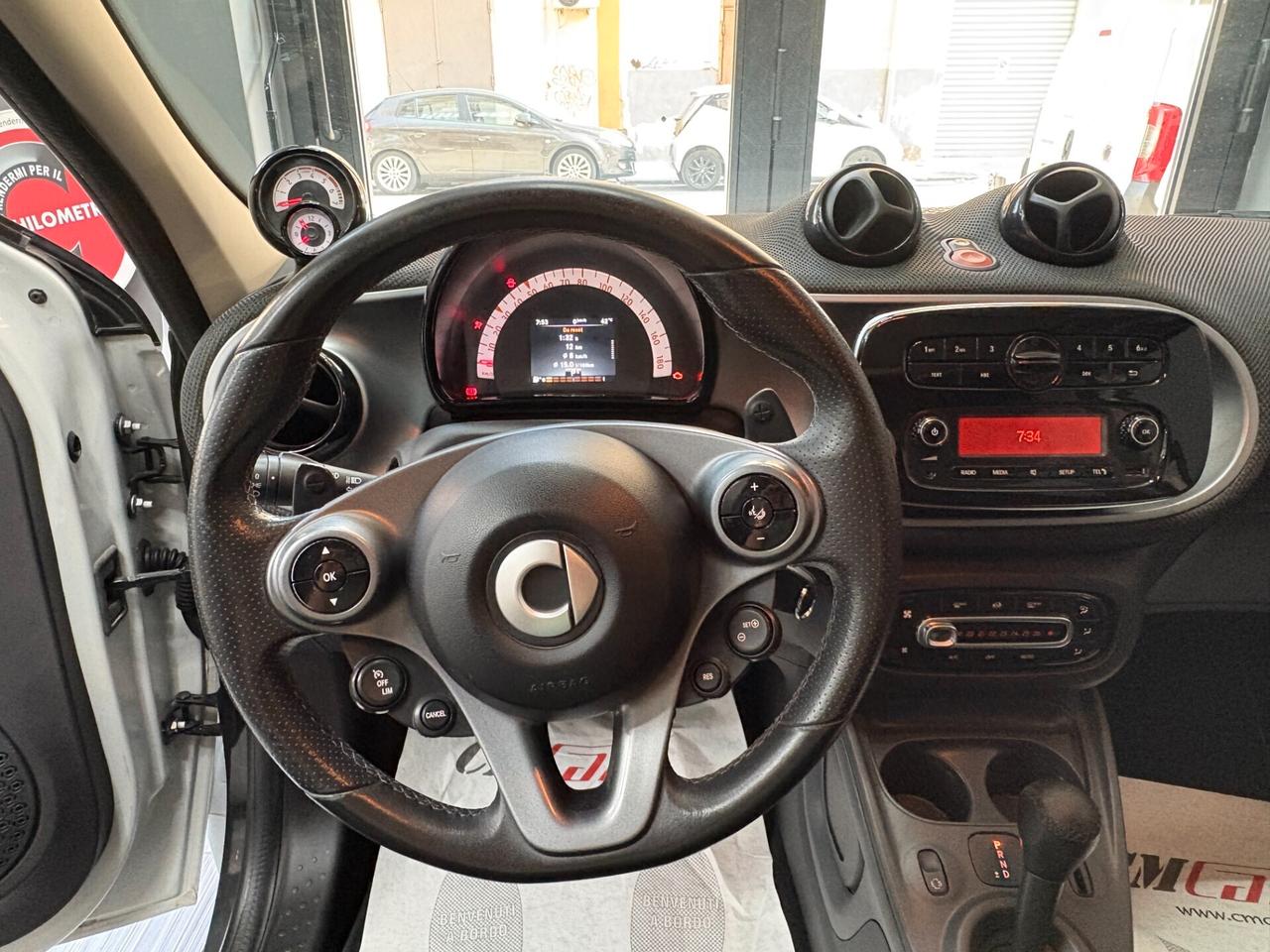 smart forFour 1.0 Twinamic Automatica 71cv Passion ITALIANA