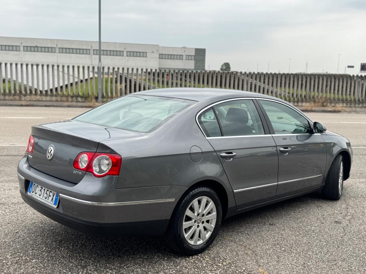 Volkswagen Passat 2.0 TDI 140cv Berlina
