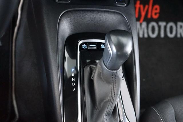 TOYOTA Corolla 1.8 Hybrid Business