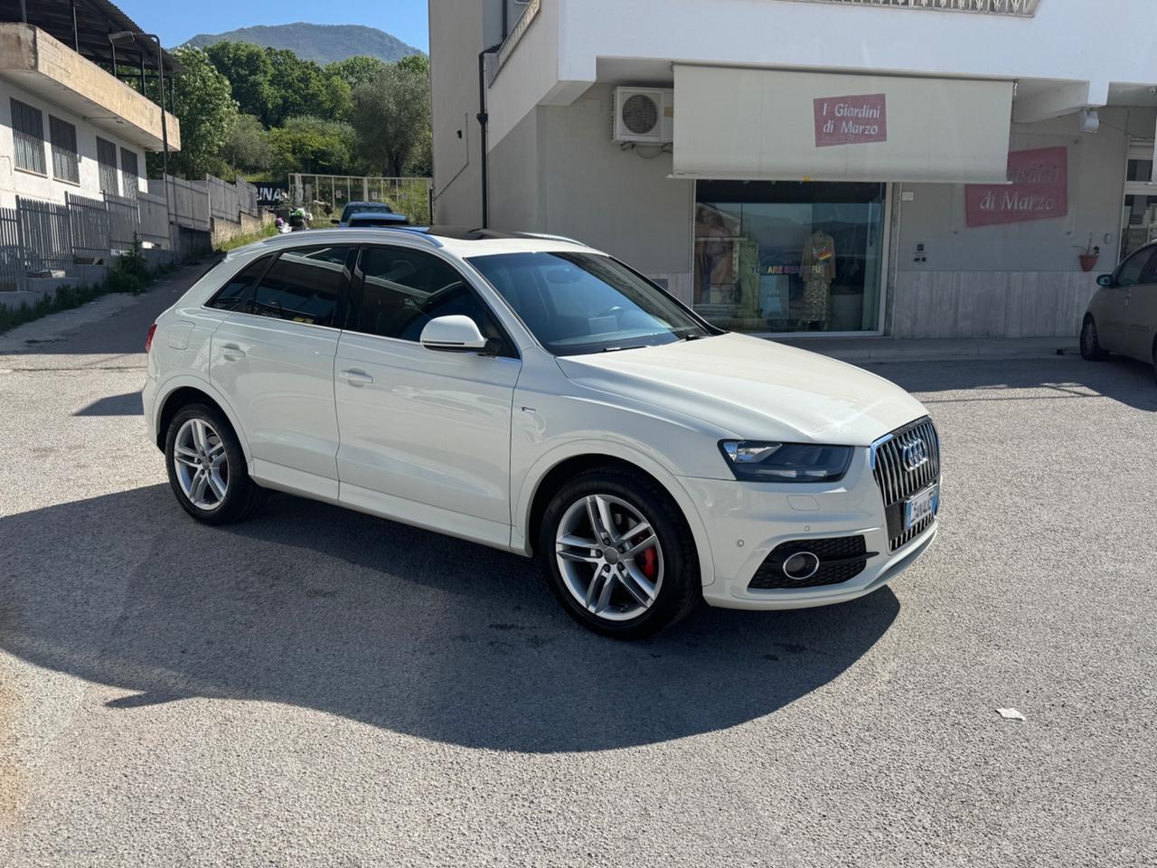 Audi Q3 2.0 tdi sline interno esterno tetto garanzia