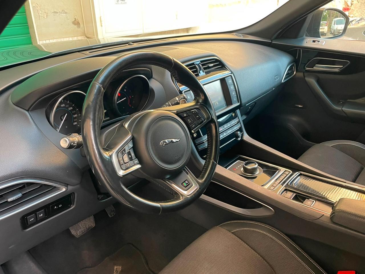 Jaguar F-Pace 2.0 D 180 CV AWD R-Sport
