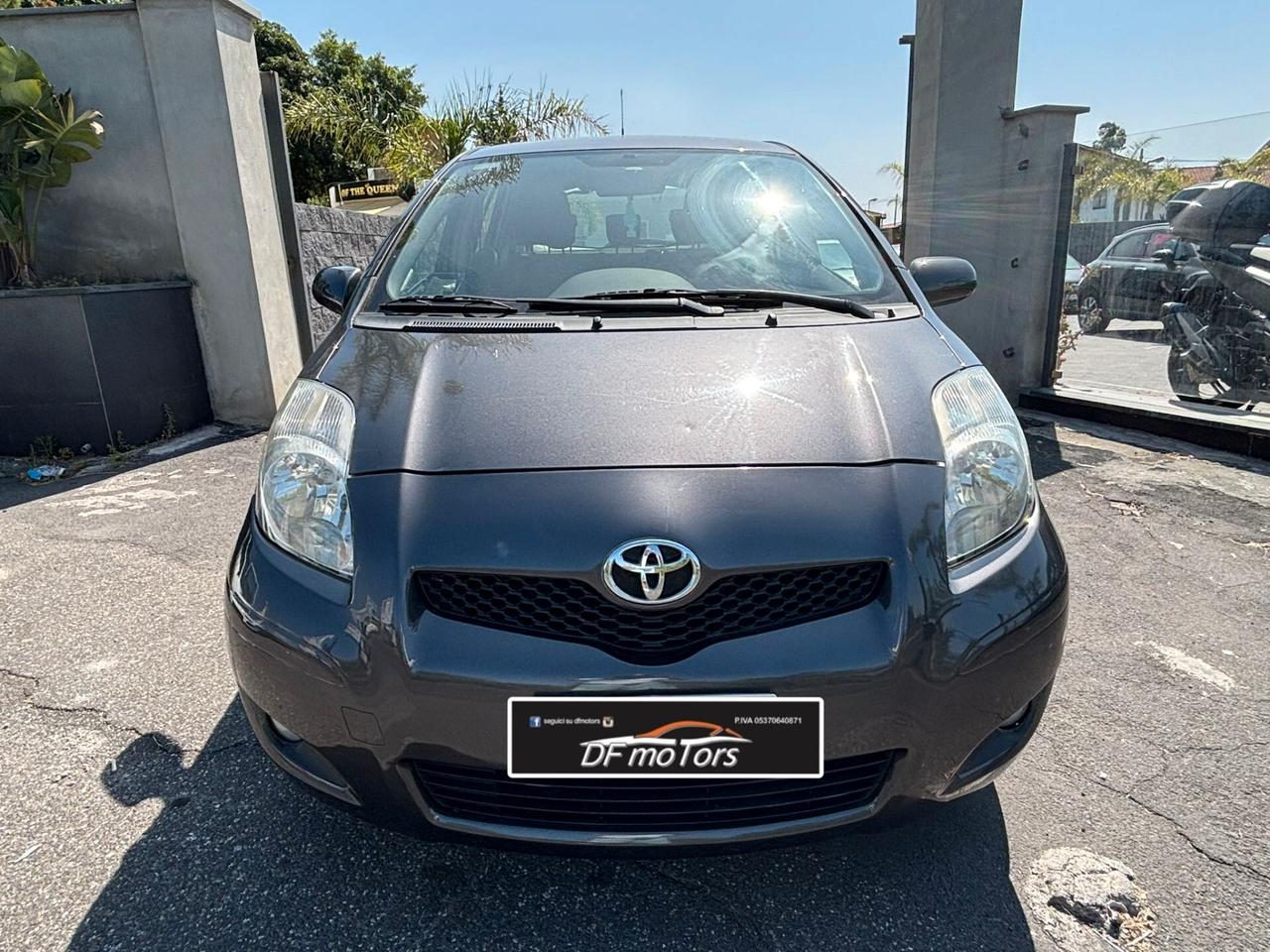 Toyota Yaris 1.0 5 porte