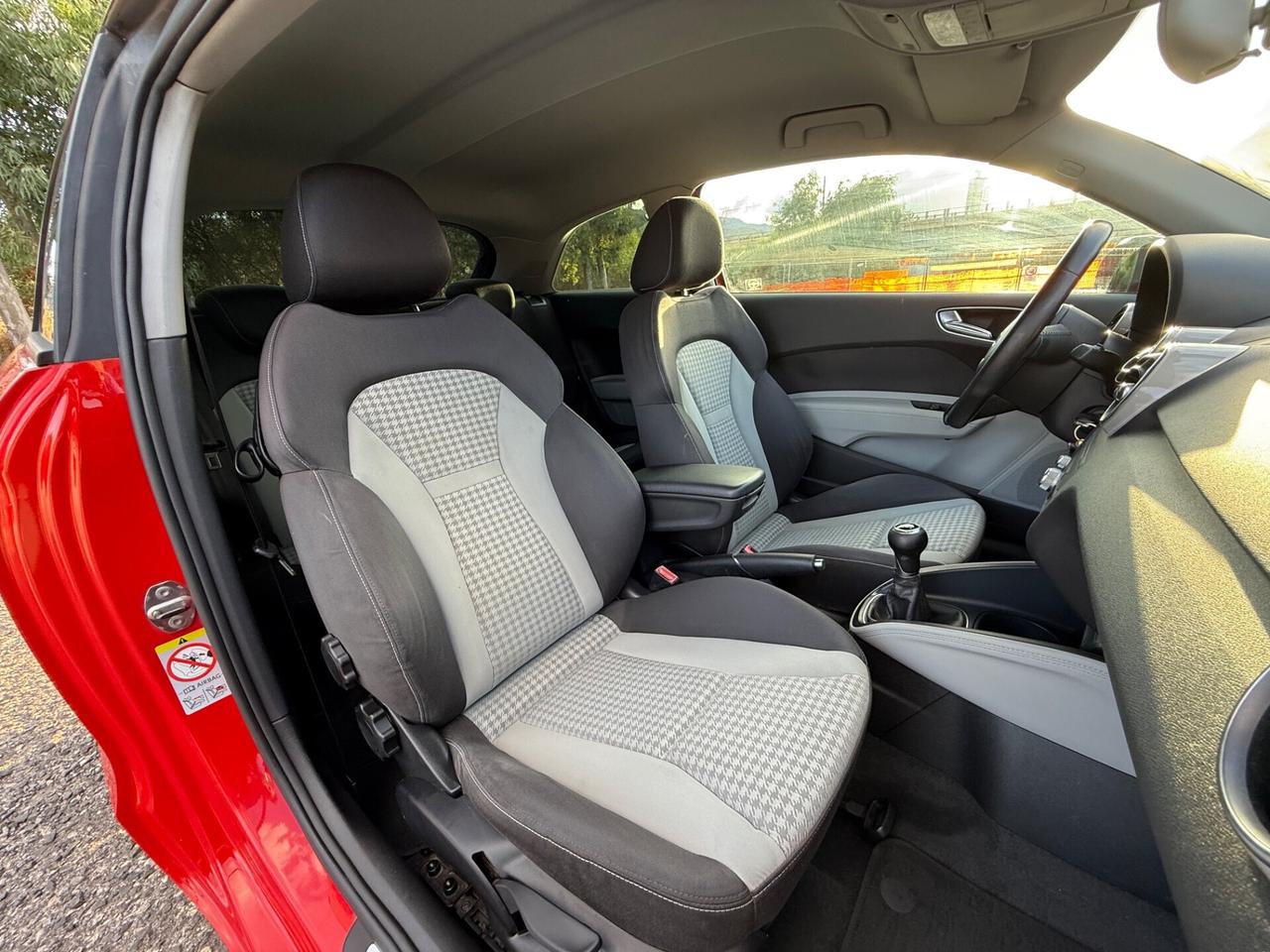 Audi A1 1.6 TDI 105 CV S LINE