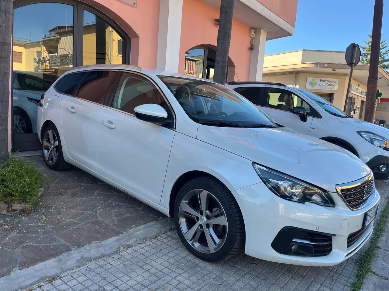 Peugeot 308 PureTech Turbo 130 S&S SW Allure