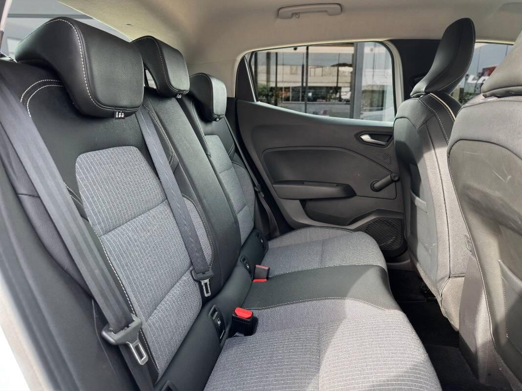 Renault Clio 1.0 Business 75cv con CarPlay