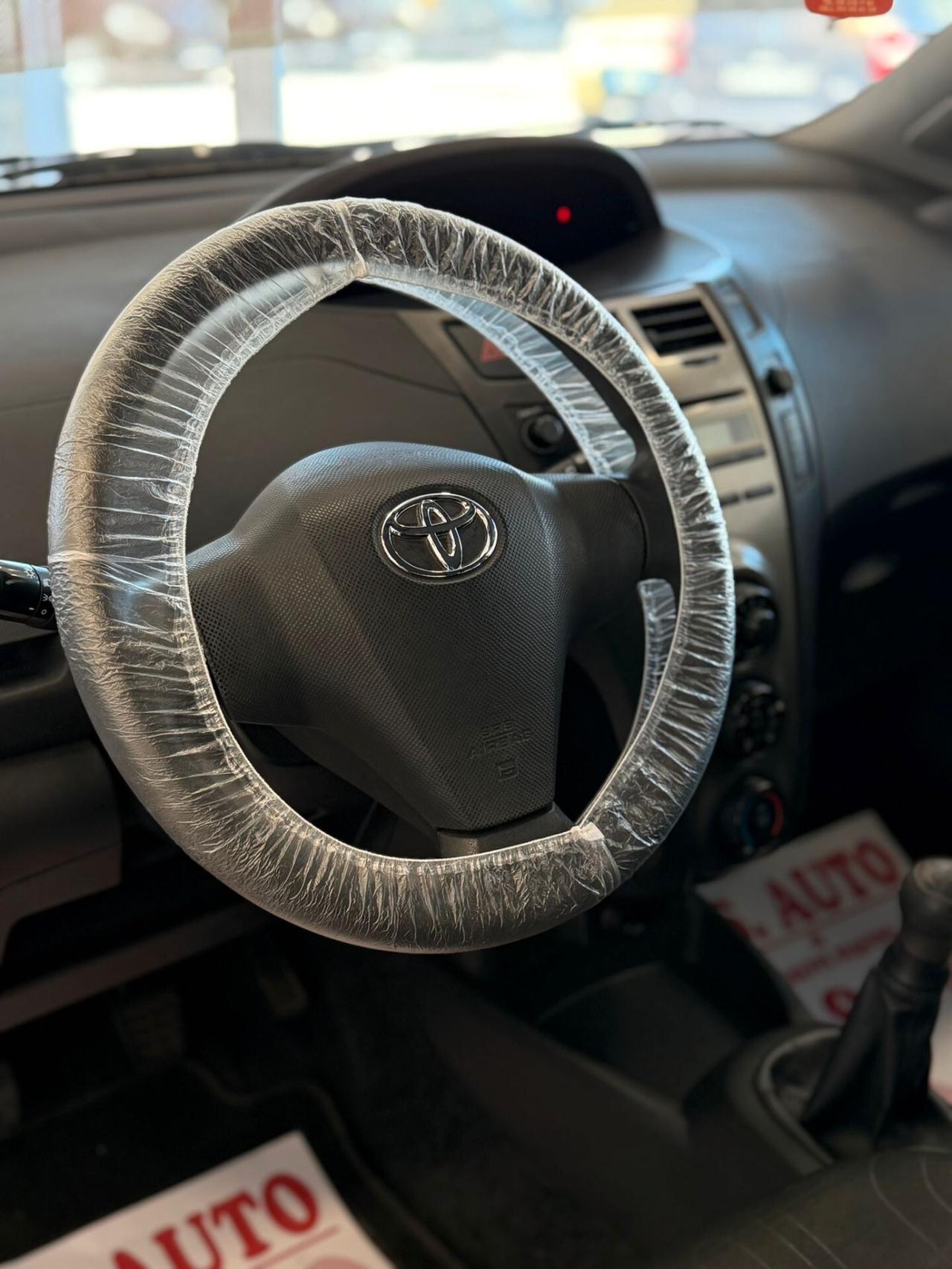 Toyota Yaris 1.0 3 porte