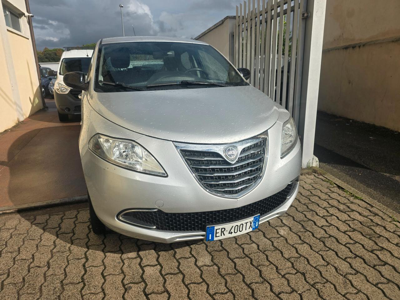 Lancia Ypsilon 0.9 TwinAir 85 CV 5 porte Metano Ecochic Gold