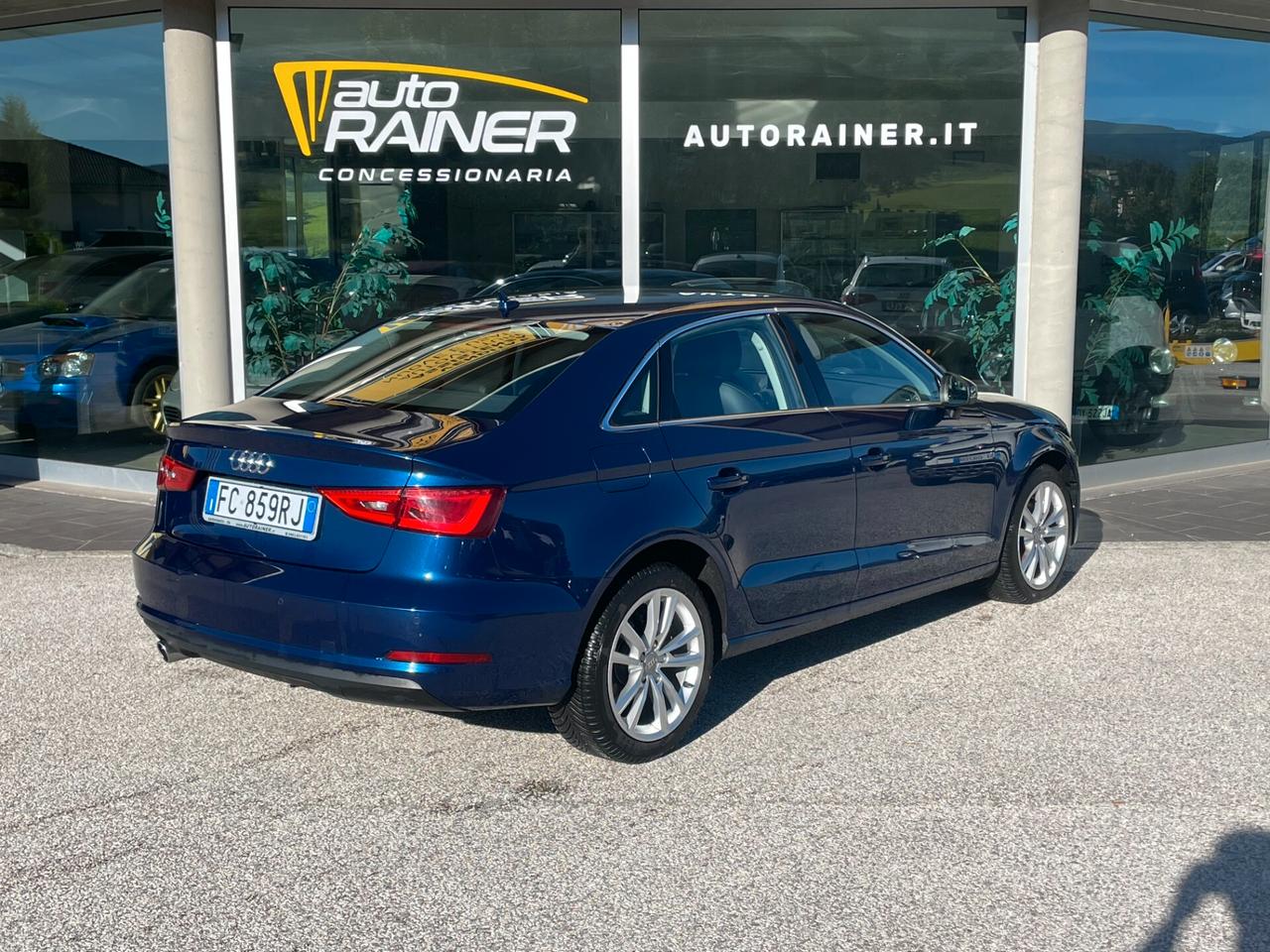 Audi A3 Sedan 1.6 TDI clean diesel Ambition