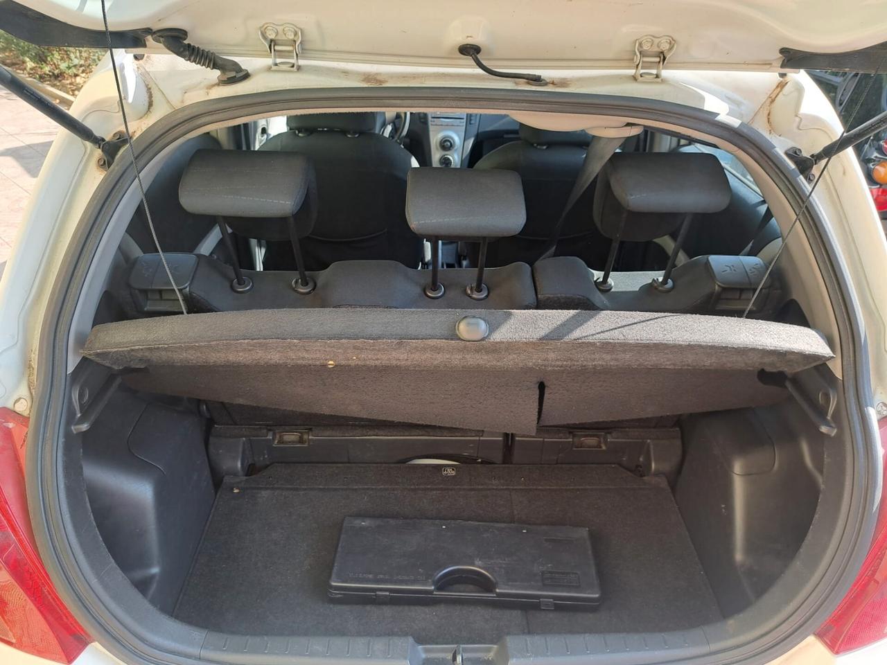 Toyota Yaris 1.0 5 porte