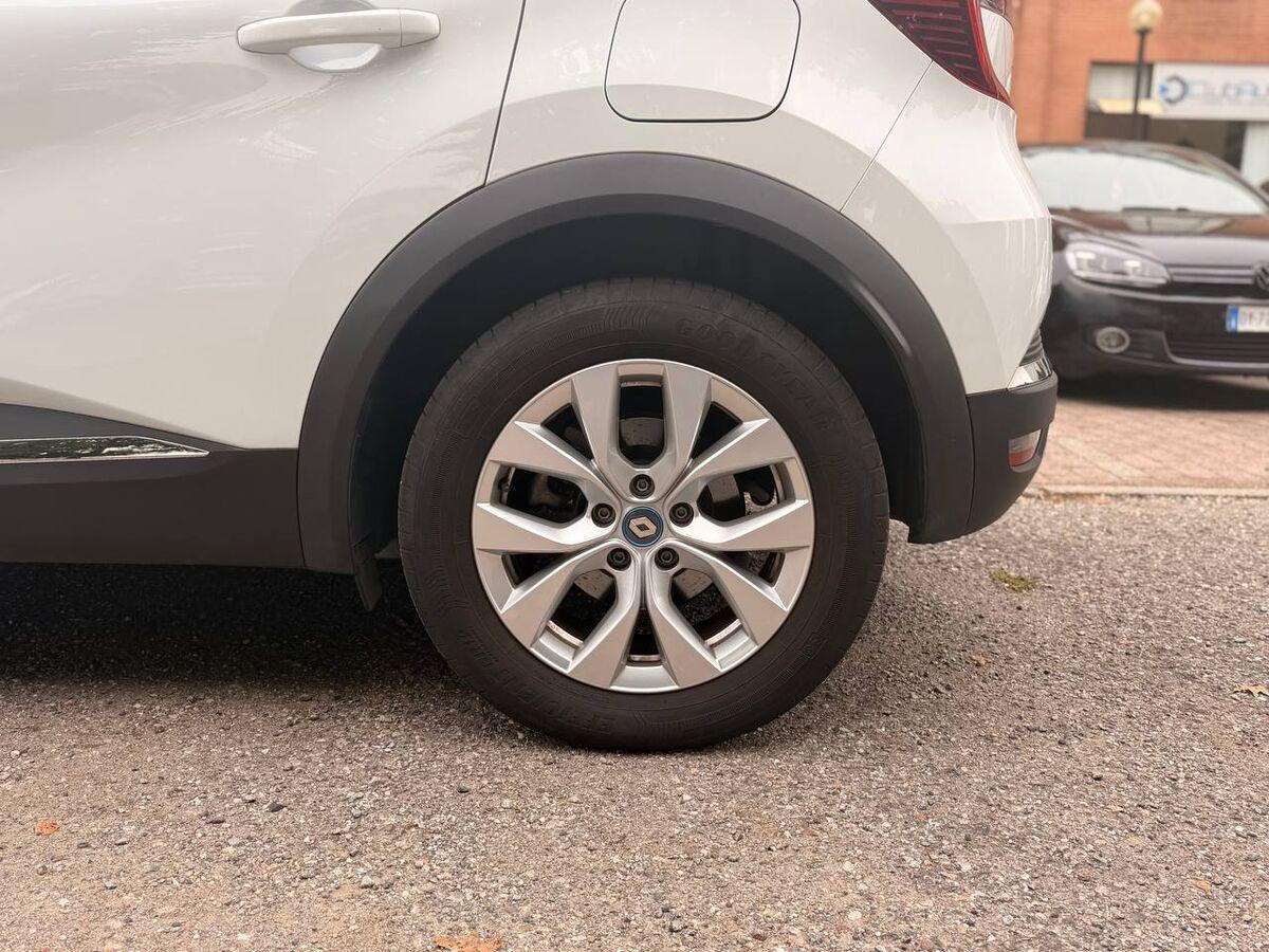 Renault Captur 1.6 E-Tech phev Intens 160cv auto my21