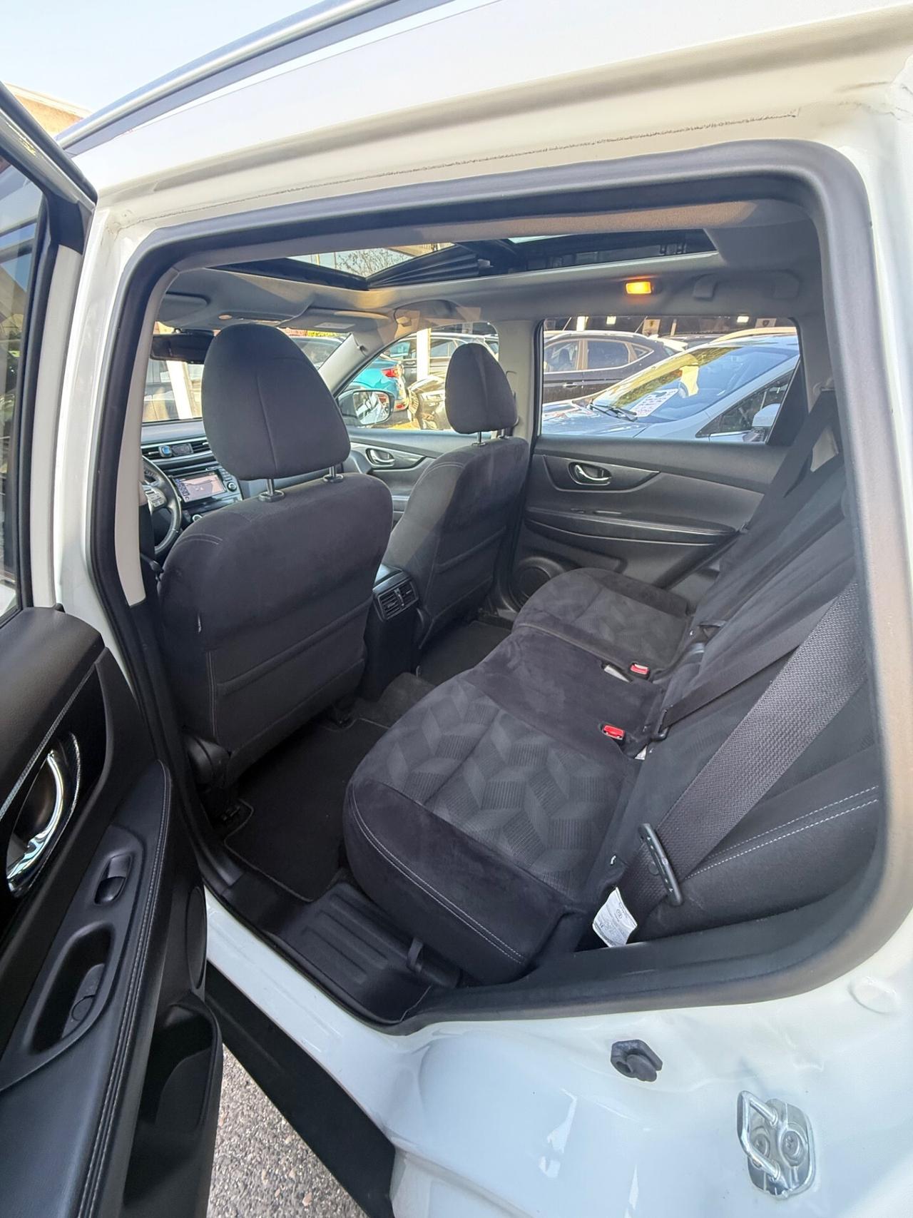 X-Trail 1.6 dCi 2WD Tekna-80 mila km -7 posti-rate