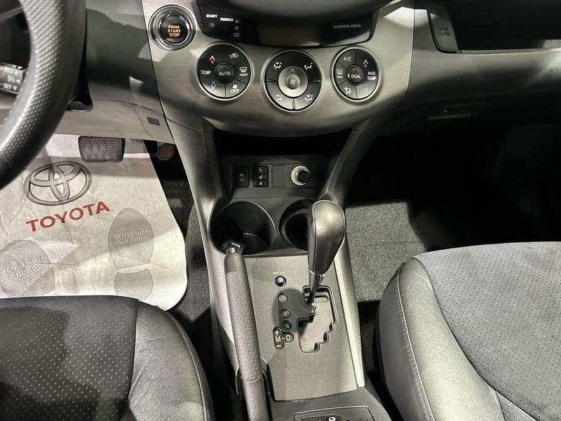 Toyota RAV4 RAV4 Crossover 2.2 D-Cat A/T 150 CV Style + NAVIGATORE