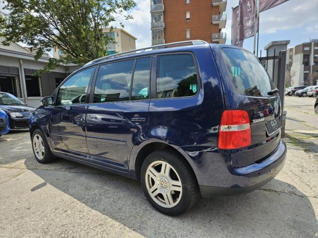 VOLKSWAGEN Touran 1.6 16V FSI 7POSTI