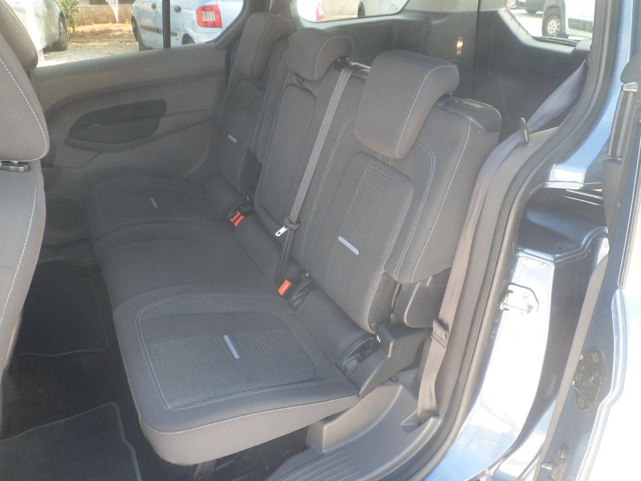 Ford Grand Tourneo Connect 5 posti autovettura