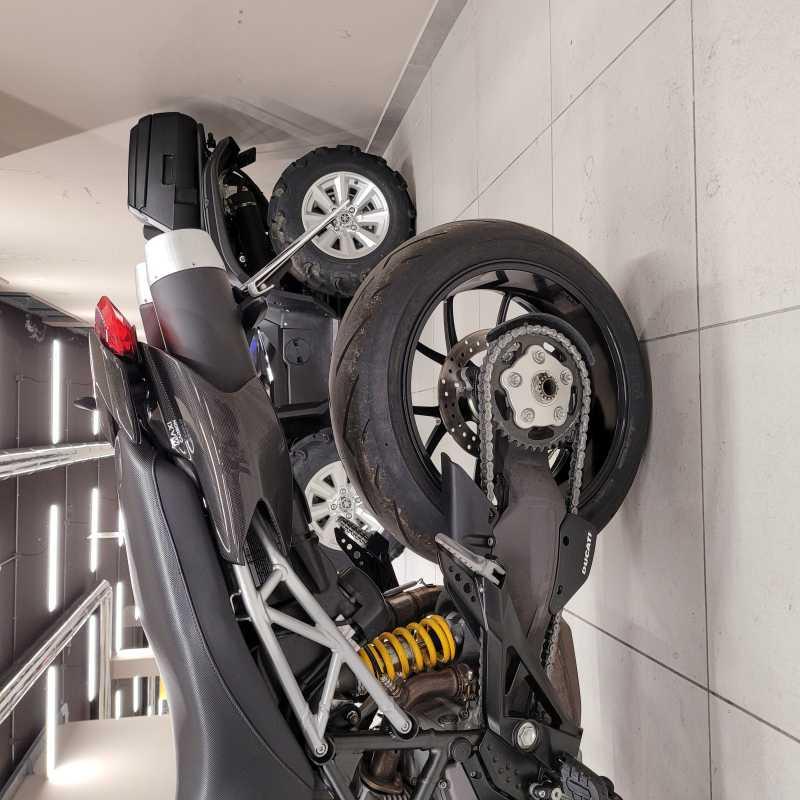 Ducati Hypermotard 796 - 2011