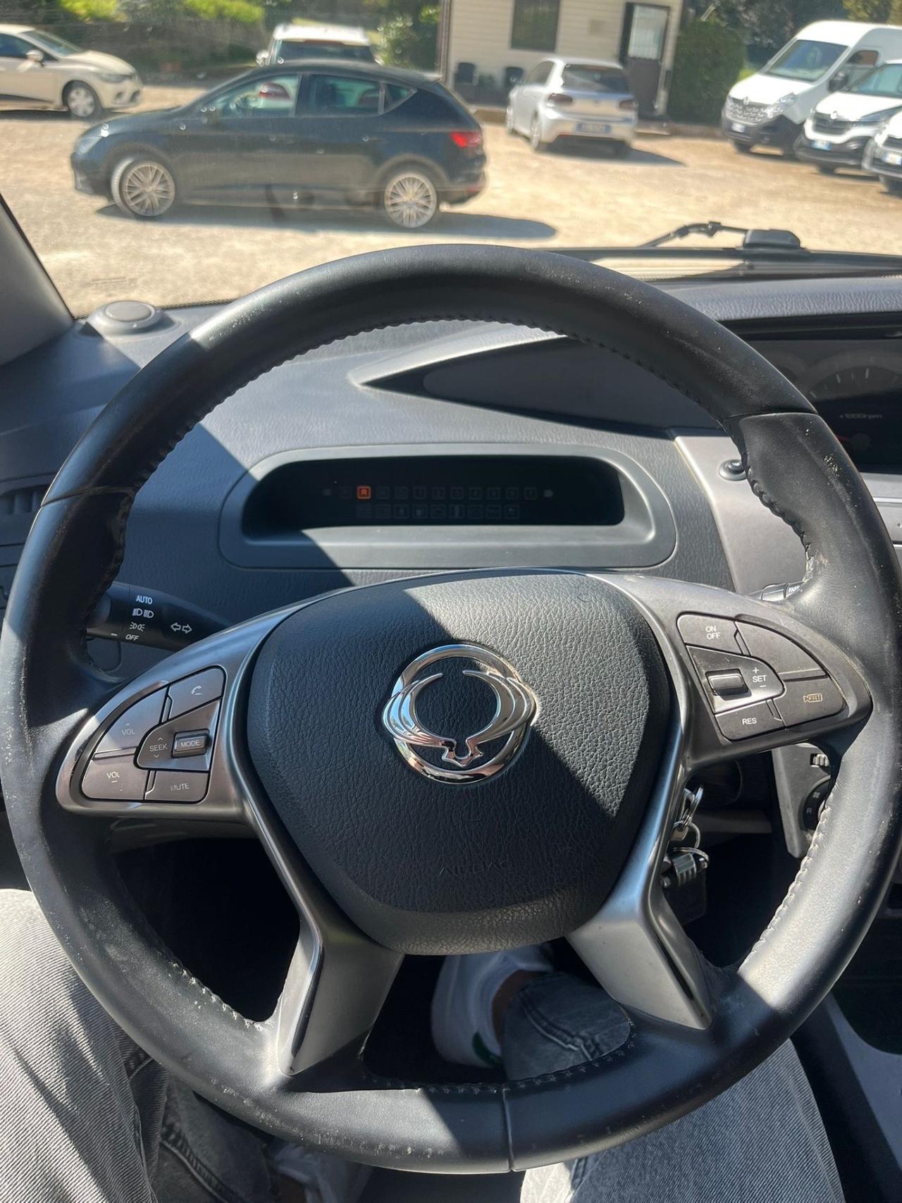 Ssangyong Rodius 2.2 Diesel - 4x4 - 7 Posti