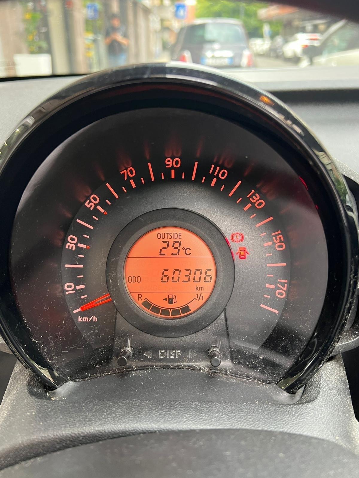 Citroen C1 1.0 Benzina 5 porte Shine Navi bicolor pdc