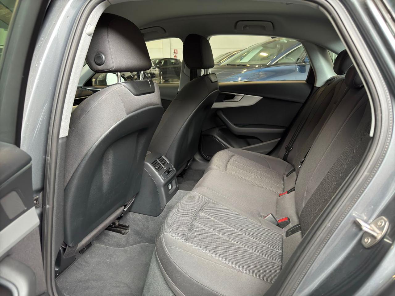 AUDI A4 2.0 TDI 122 CV Design.