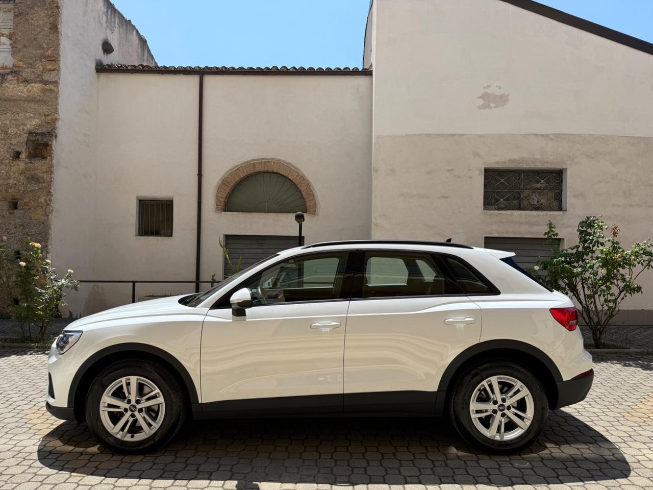 Audi Q3 35 TDI Business Advanced