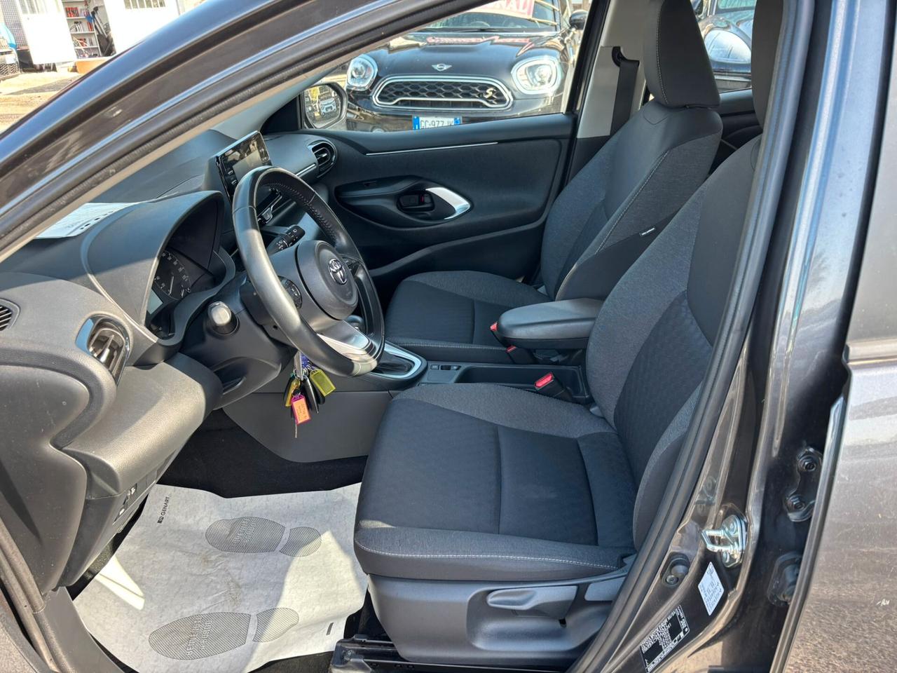 Toyota Yaris 1.5 Hybrid 5 porte Business